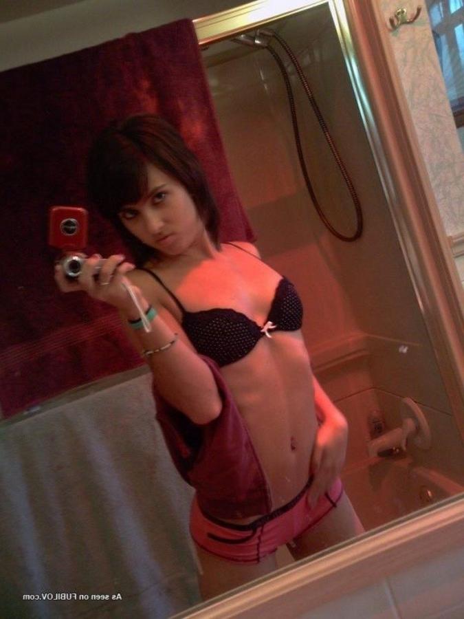 9P Gallery of a sexy petite girlfriend selfshooting at home