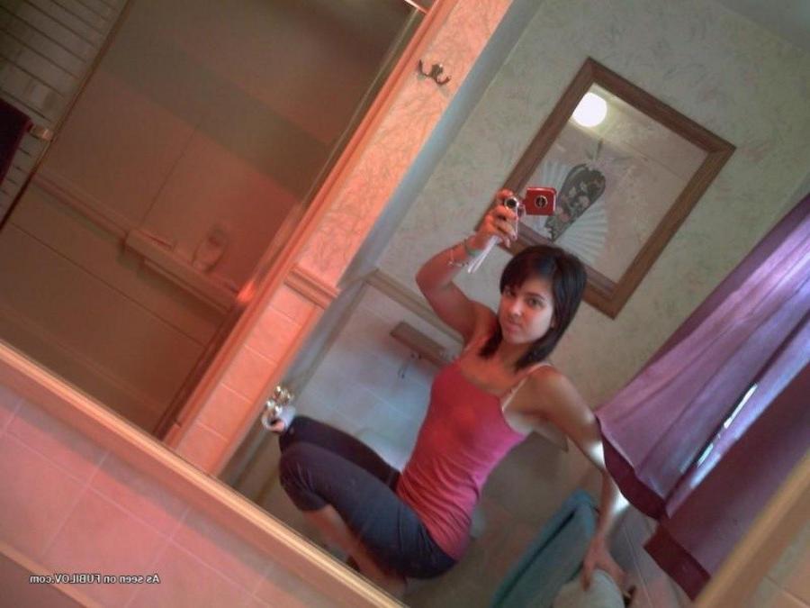 9P Gallery of a sexy petite girlfriend selfshooting at home