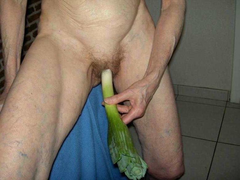 17P Old Granny Sluts