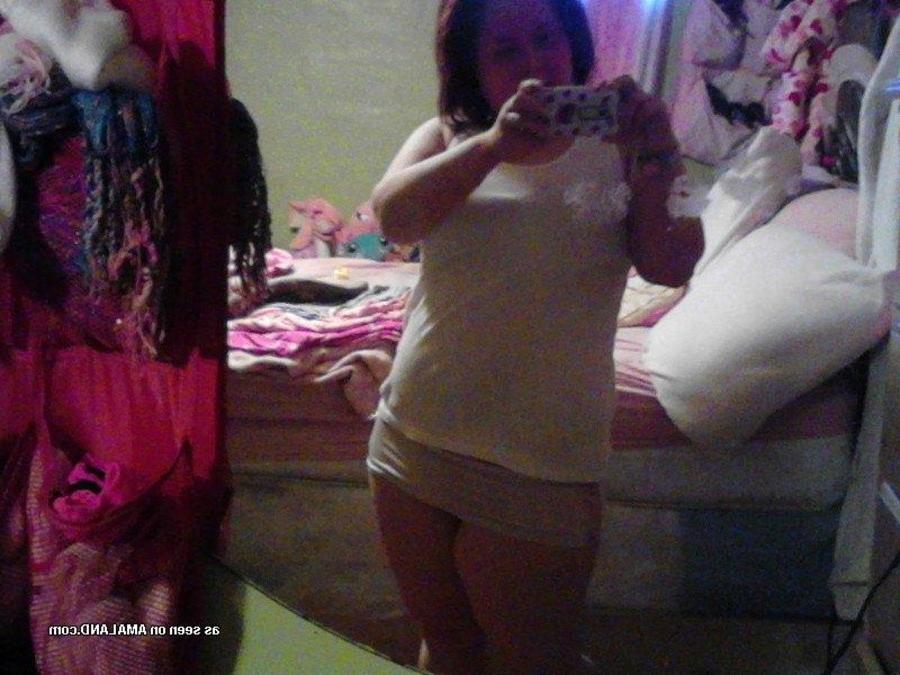 10P Selection of kinky amateur BBWs posing for the cam