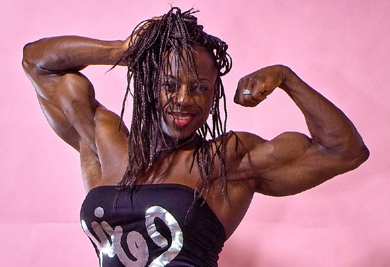 16P Muscle Black Women
