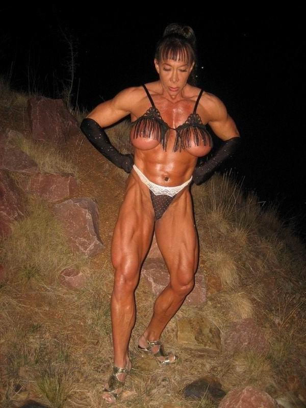 16P sexy muscle ladies poser