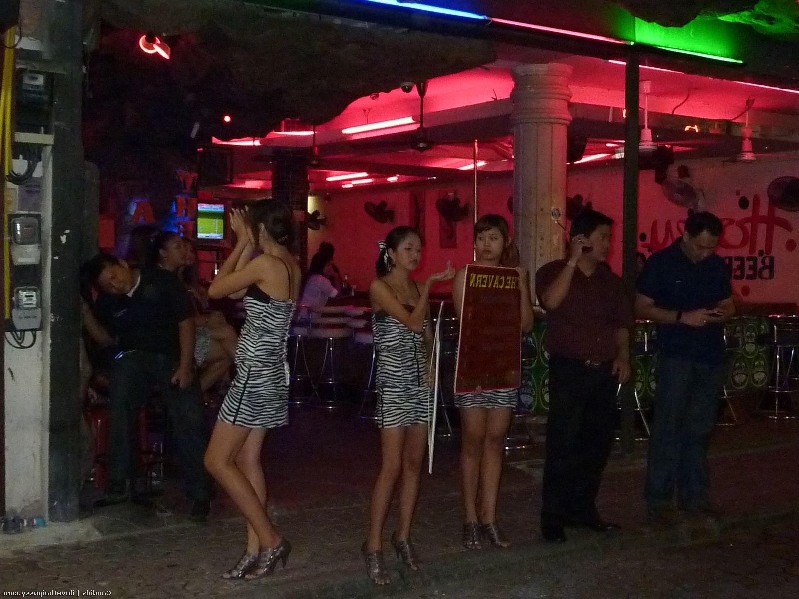 25P Hot Thai slut from Bangkok fucked bareback by sex tourist asian whore