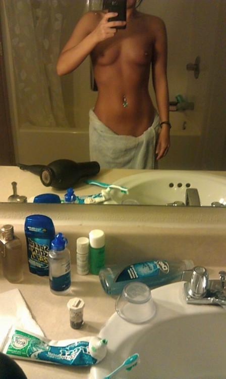 19P Teen Selfies
