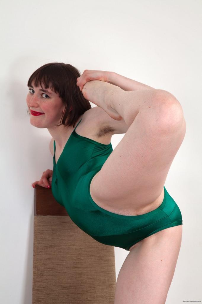 12P Hairy amateur girl Quinzel 
