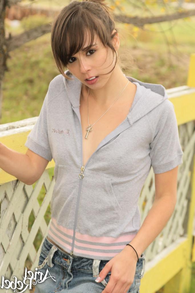 15P A taste of Ariel Rebel's country side
