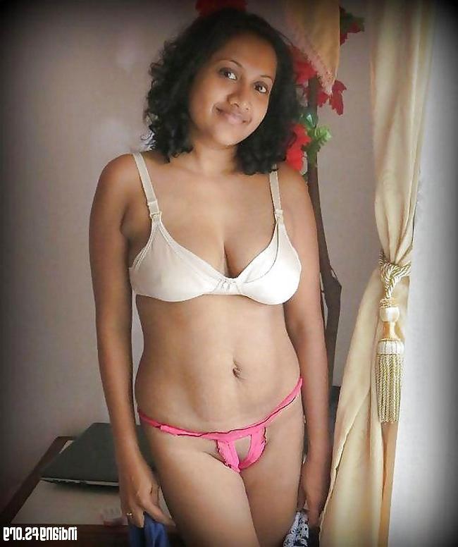 15P Indian gfs pose for the camera and fuck gallery 30