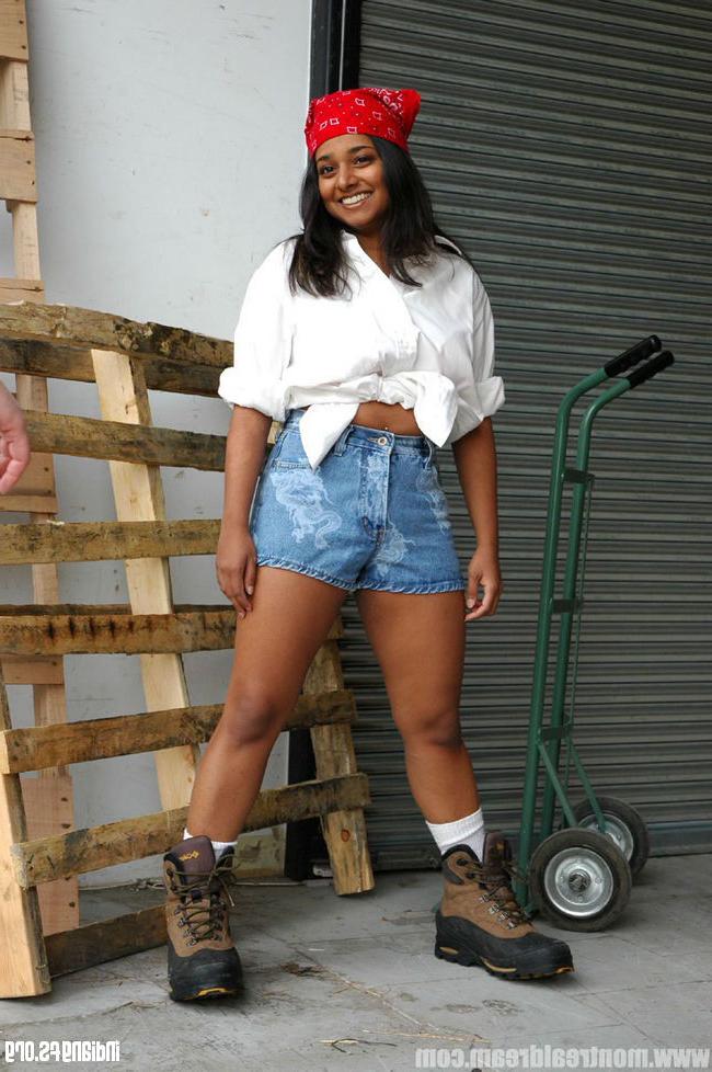 15P Indian gfs pose for the camera and fuck gallery 29