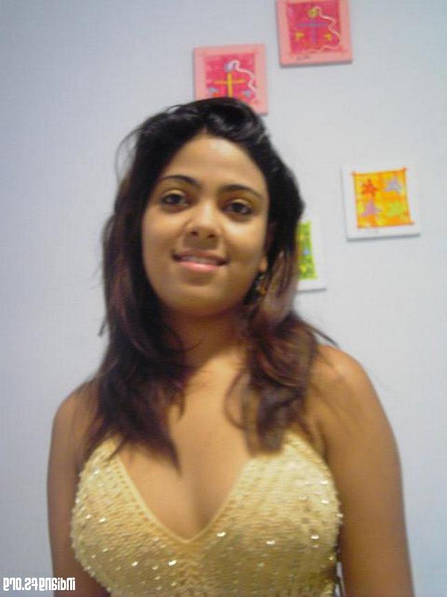 15P Indian gfs pose for the camera and fuck gallery 21
