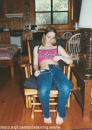 16P Amateur babes are very shy but still they pose naked