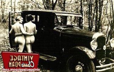 12P Several vintage car lovers showing their sexy body parts
