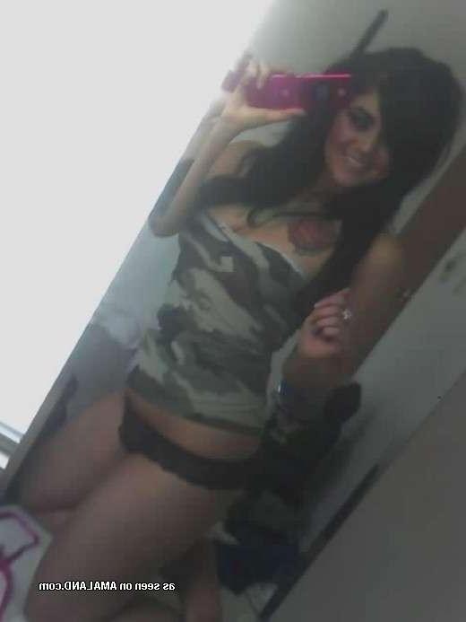 15P Real amateur girlfriends showing off on camera