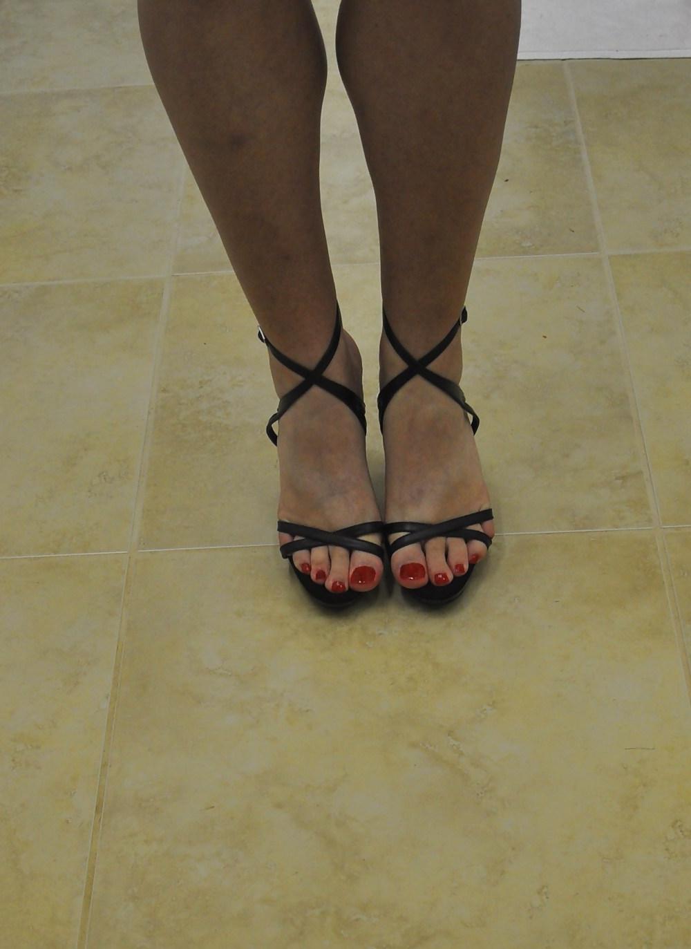 25P Back In Black & Ruby Red Toe Nails