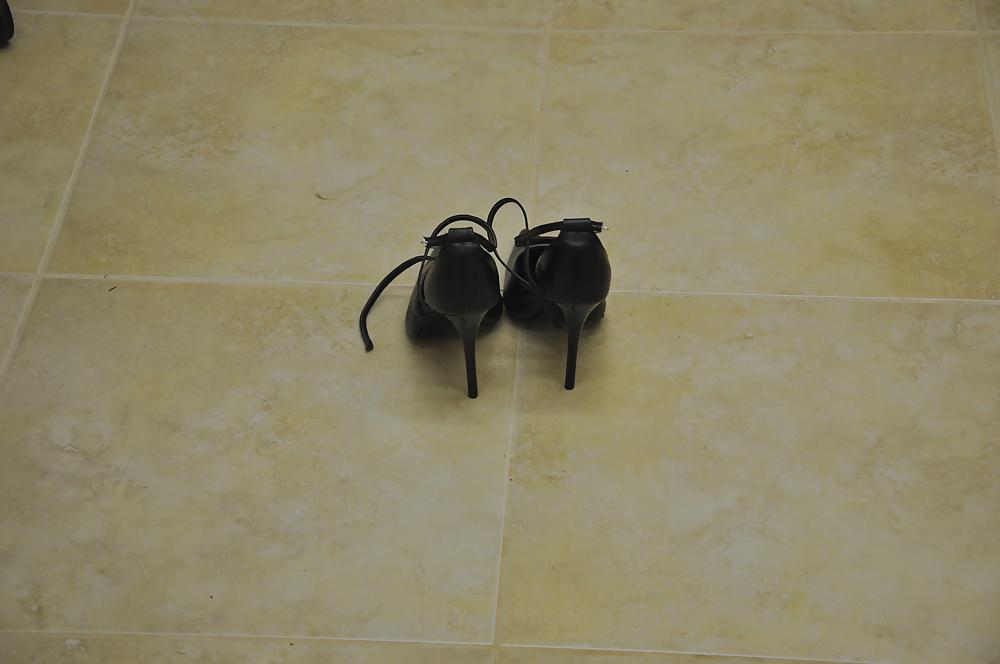 25P Back In Black & Ruby Red Toe Nails