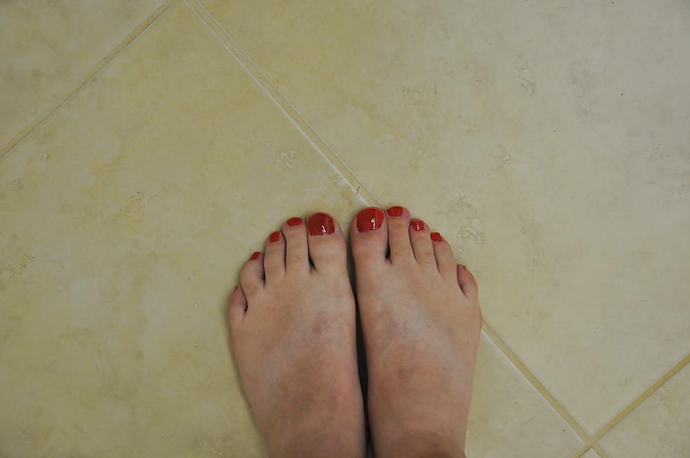 25P Back In Black & Ruby Red Toe Nails