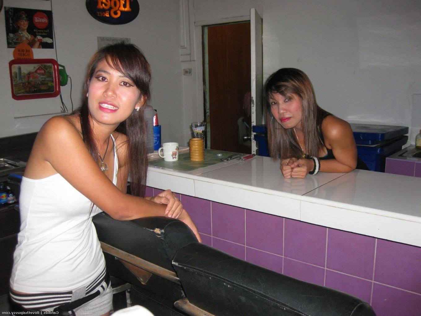 15P Sweet Thai Whore Spreads Asshole Gets Asian Asshole Finger Fucked Deep