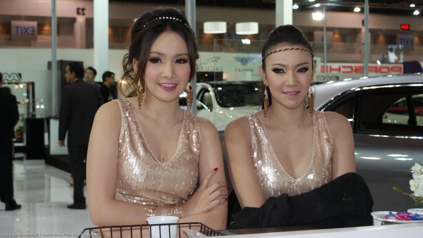 15P Pretty Thai Sluts Sucking Fucking And Spreading For Money Asian Babes