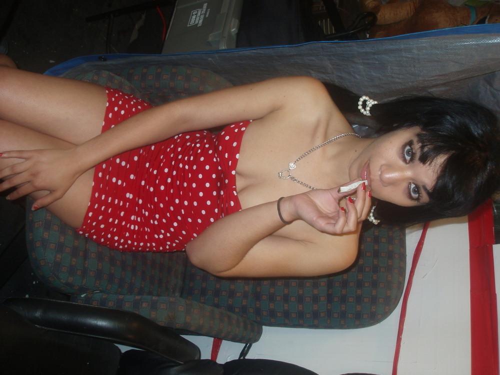 10P Filling Her Tight Amateur Pussy With Huge Load of Cum
