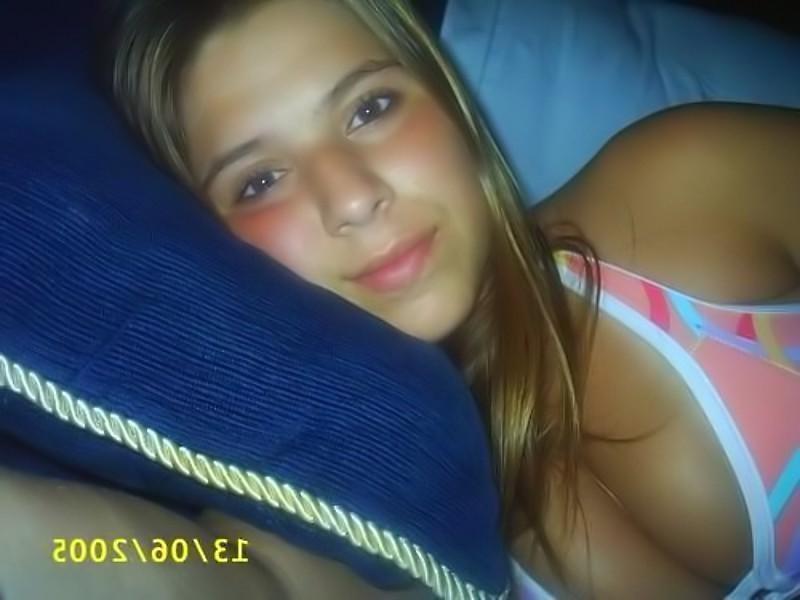 15P Many hottest amateur teens and babes posing on camera