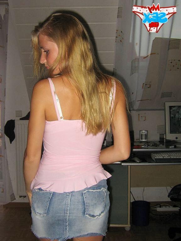 12P My hot girlfriend is too shy to show tits naked