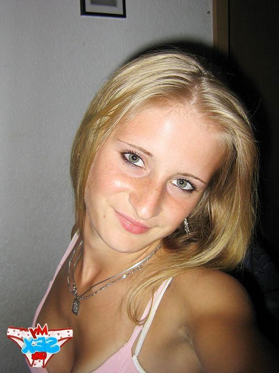 12P My hot girlfriend is too shy to show tits naked