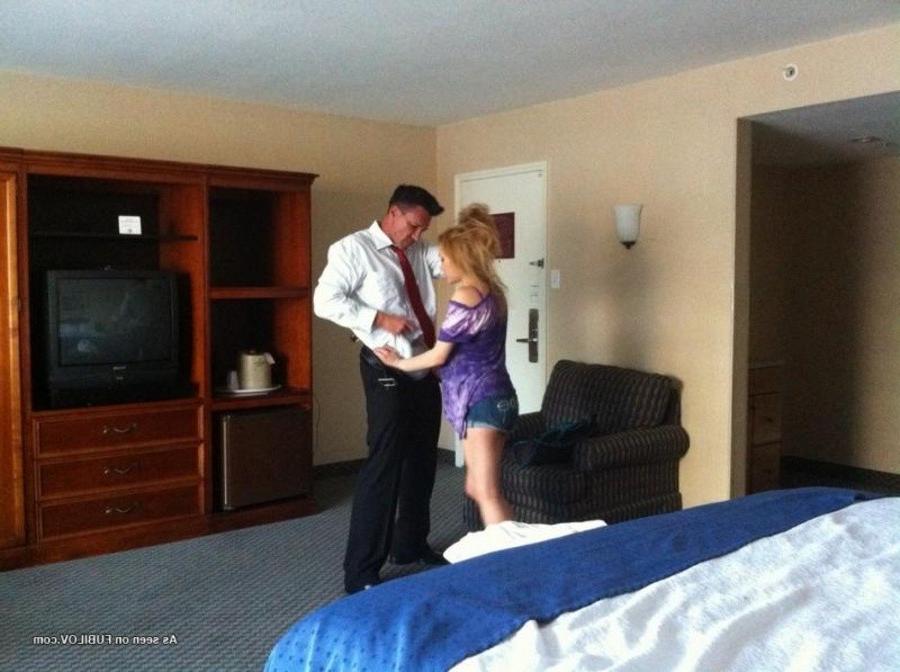 9P Guy fucks his misstress hard in hotel room