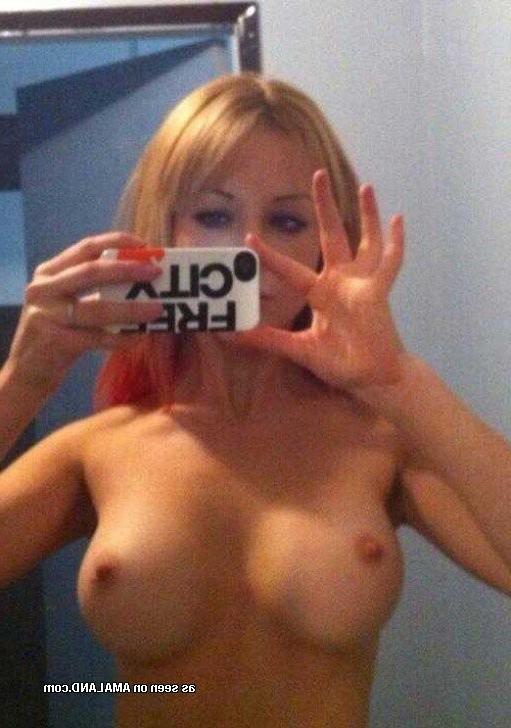 15P Amateur 18 year old GFs snap private naked pics of themselves