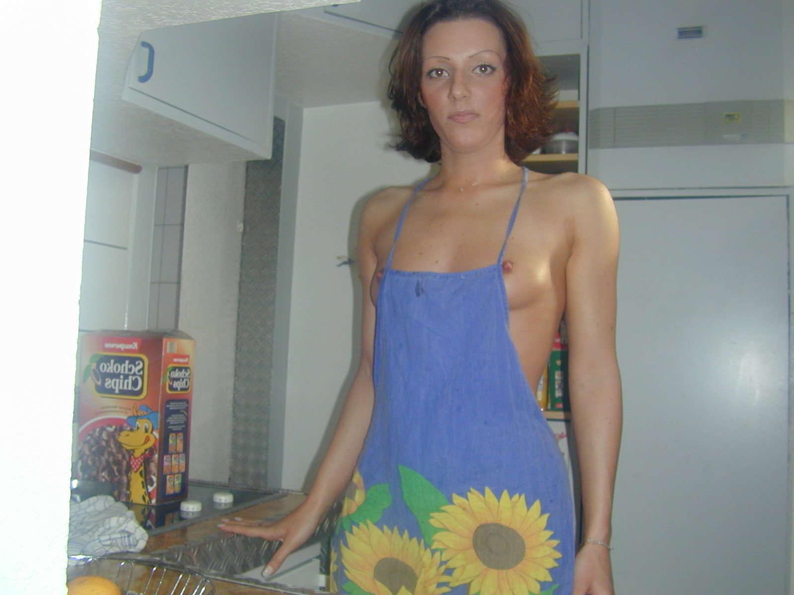 14P Naked housewife