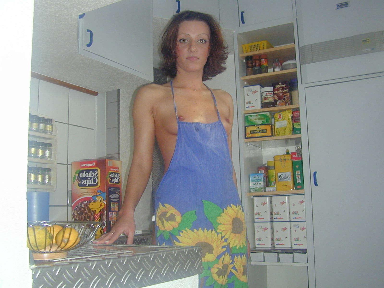 14P Naked housewife