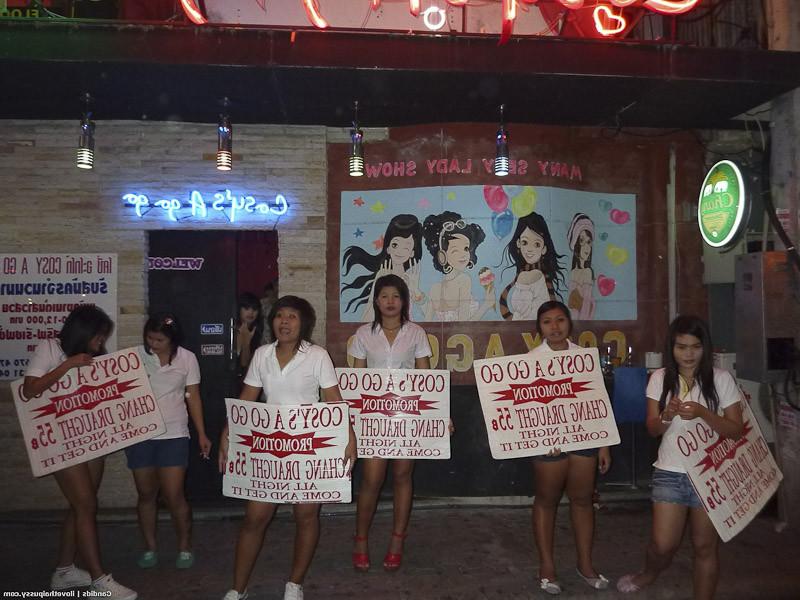 25P Real Street Hookers from Bangkok Thailand paid to fuck a filthy sex tourist asia