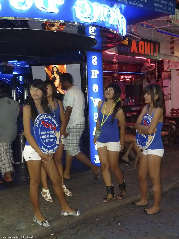25P Real Street Hookers from Bangkok Thailand paid to fuck a filthy sex tourist asia