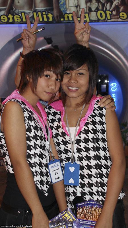 25P Bangkok Bargirls flirt with sex tourists fucking and sucking for rent money asia
