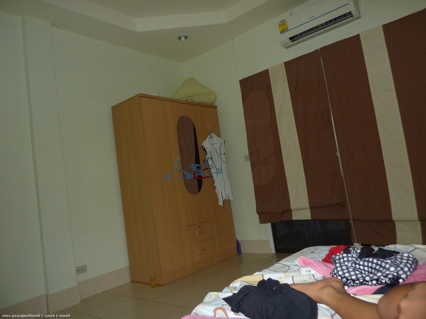 15P Sweet Thailand Whore Penetrated Bareback By A Sex Tourist Asian Pussy