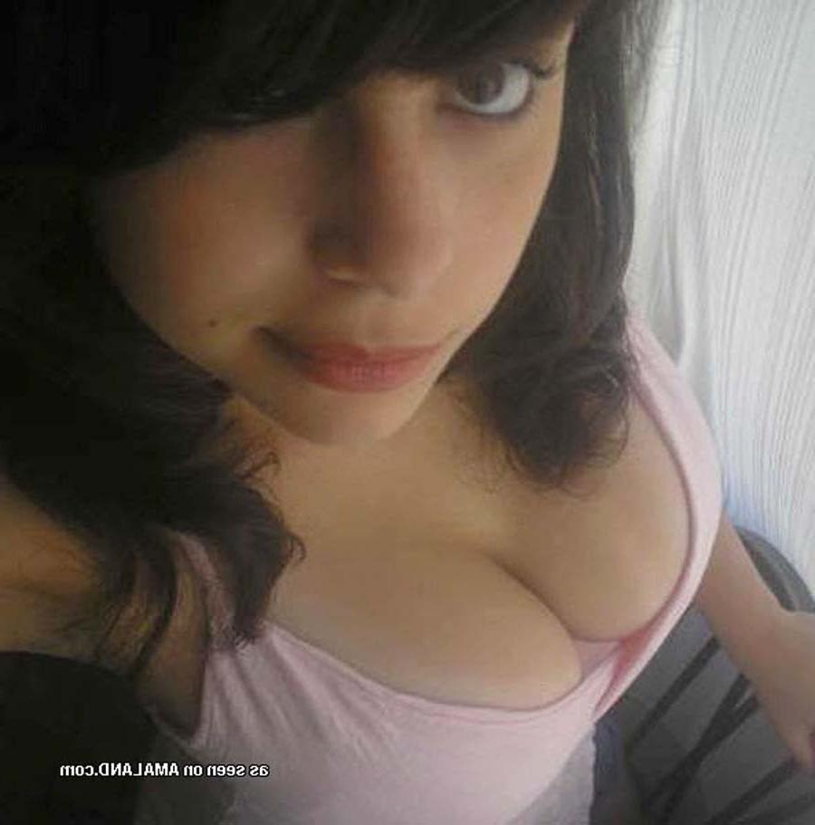 12P Horny chicks with nice hooters posing