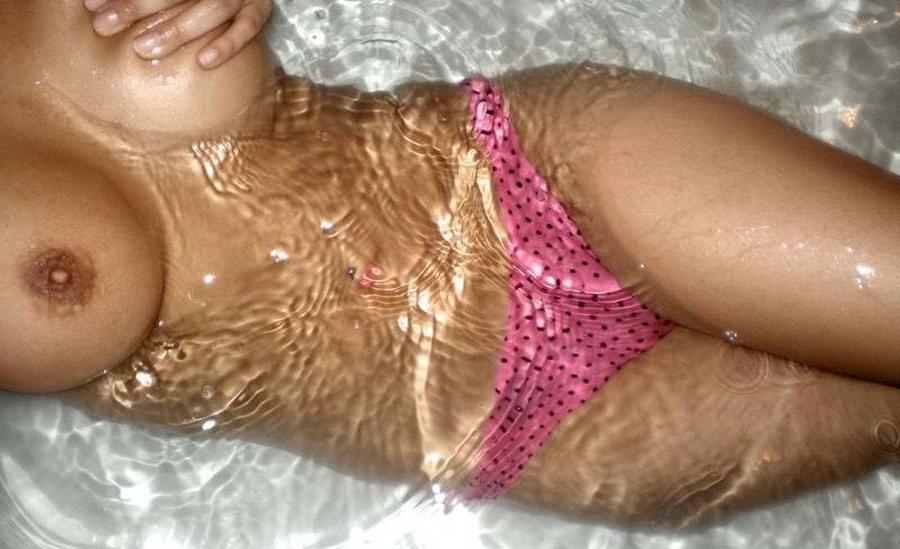 12P Horny chicks with nice hooters posing