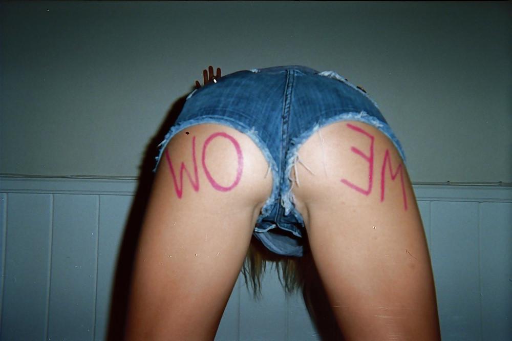 25P Beautys in short shorts and tight jeans - no porn