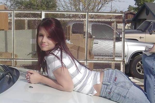 25P Beautys in short shorts and tight jeans - no porn
