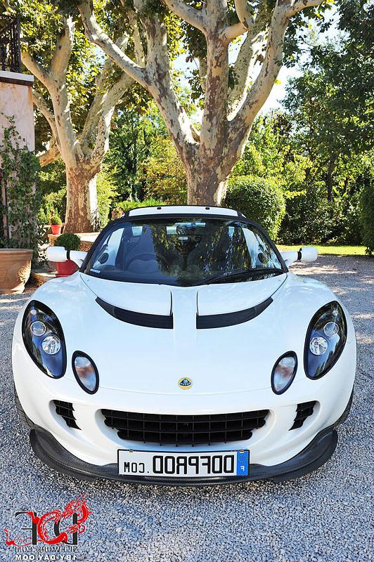 16P Linet luscious babe stripping and posing outdoors by sports car