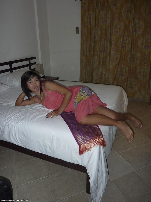 15P Bangkok Street Whores Picked Up And Exposed For Sex Tourist Klaus Asian Sluts