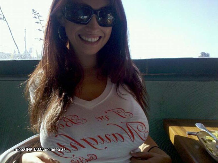 12P Lovely amateur chicks with large hooters