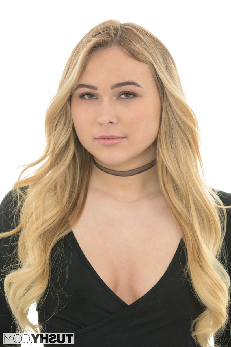 15P Alyssa Cole gets her tight asshole pumped by her boss
