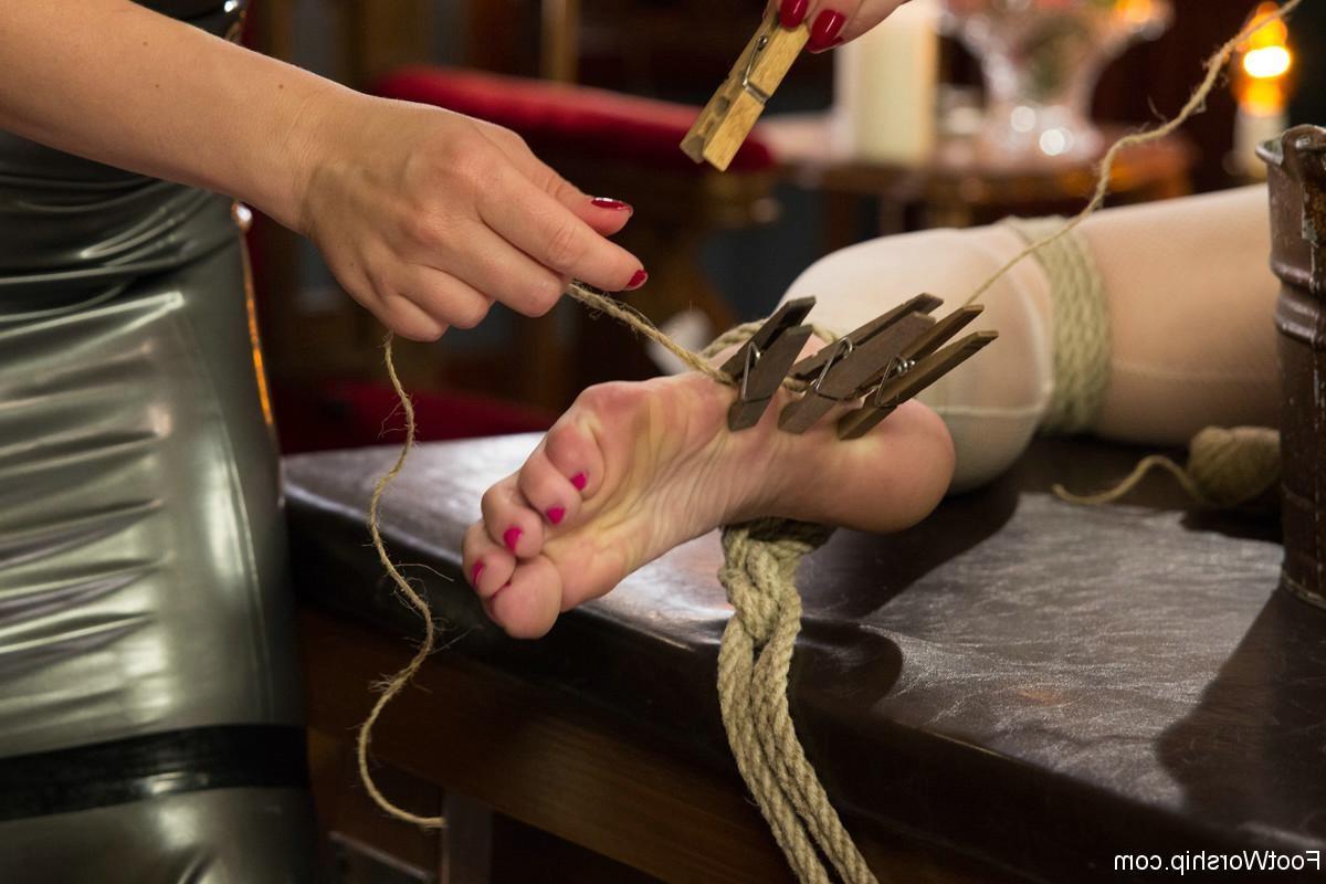 9P Lesbian domme tied up and anal footed innocent slave girl