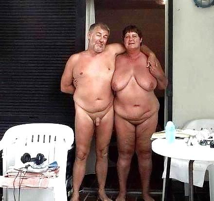 20P Naked couple 42.
