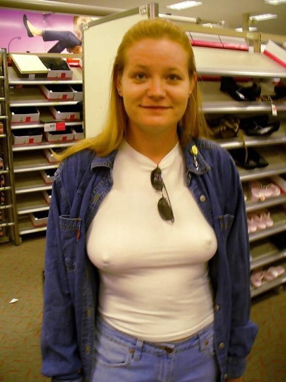 25P Girls showing their buldges make me show my buldge