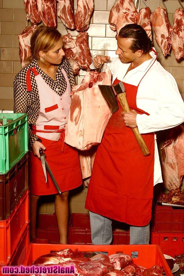 14P Butcher banging a naughty brunette in her tight asshole