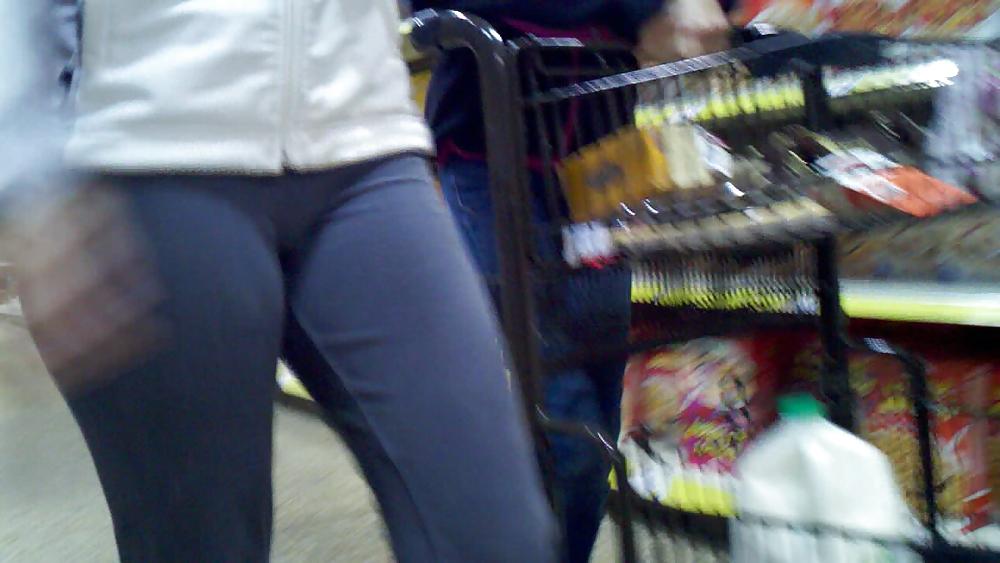 5P Nice cameltoe at wegmans