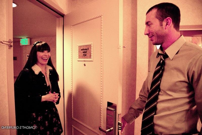 12P Dana DeArmond getting analyzed and facialed for money