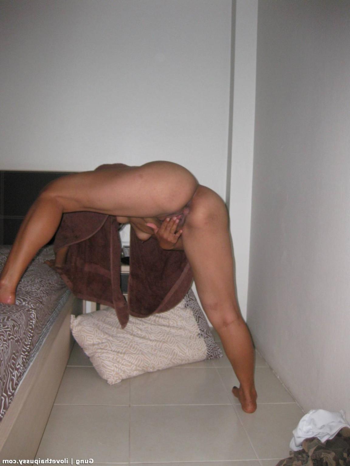 18P Filthy Pattaya Bargirls Hooker Pussy Is Creamed Bareback
