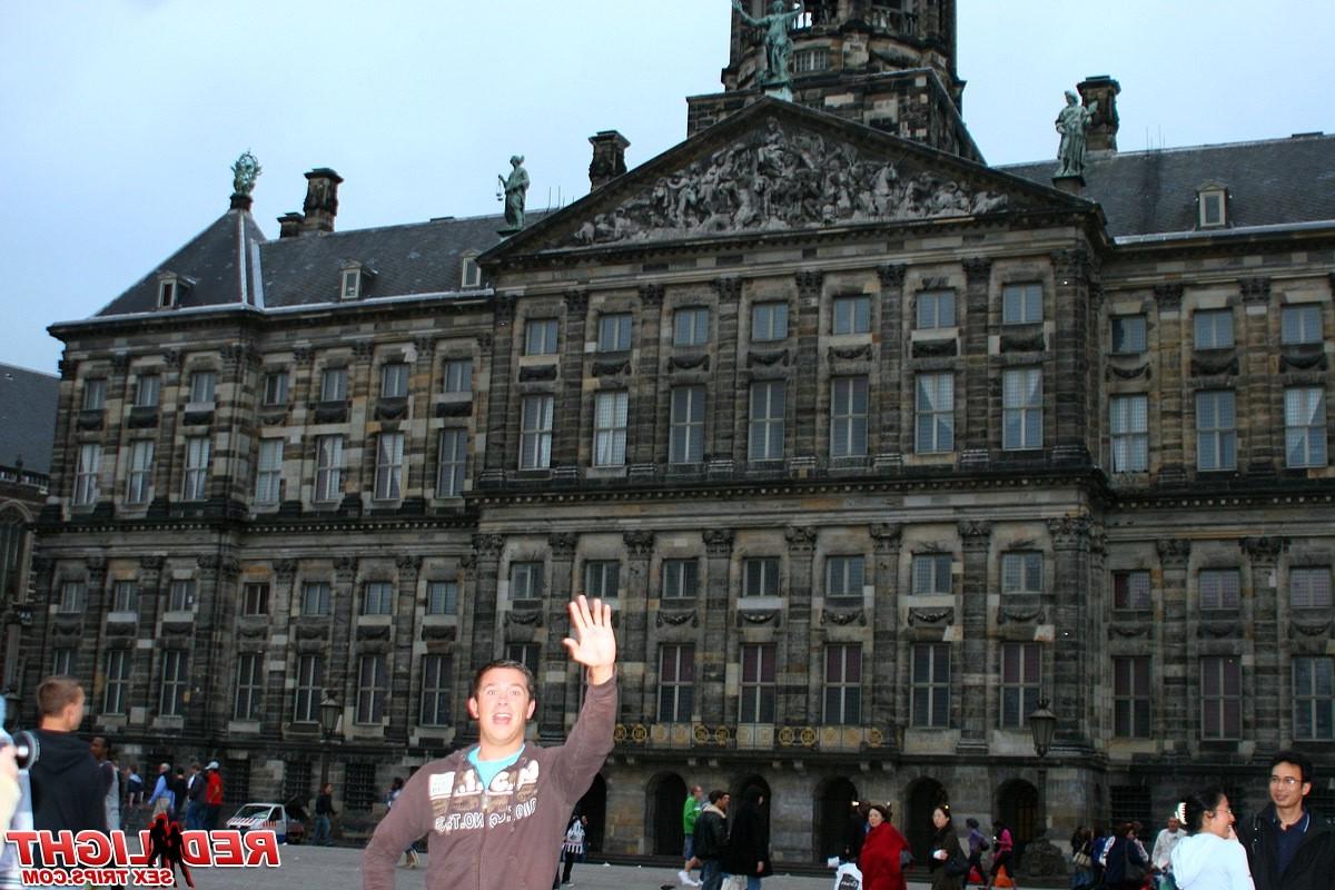 14P Prostitute rides a tourist till he blows his load all over