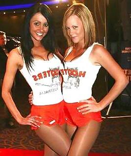 25P Look At My Hooters 